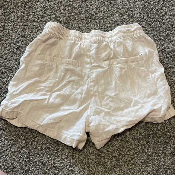 Super cute beachy tan shorts - Picture 3 of 3
